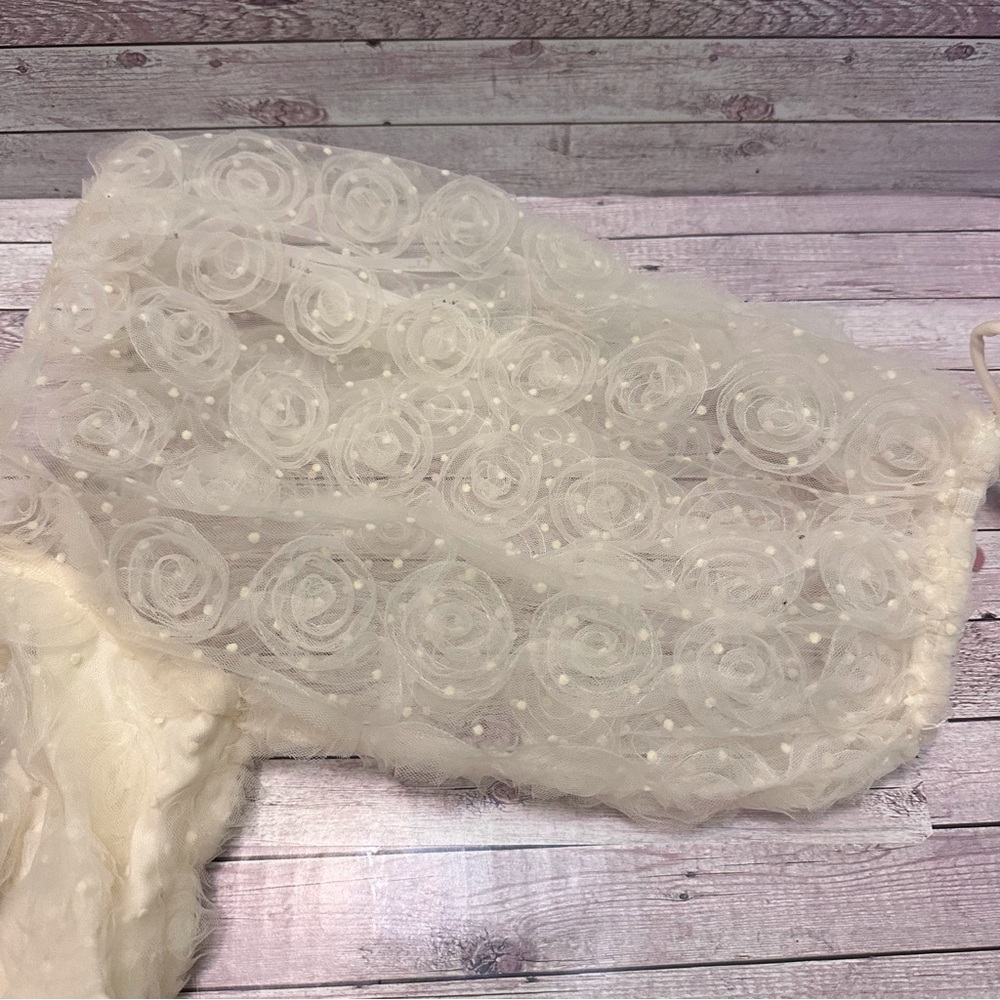 Lulu's Cream Floral Lace Blouse size S - Picture 4 of 14